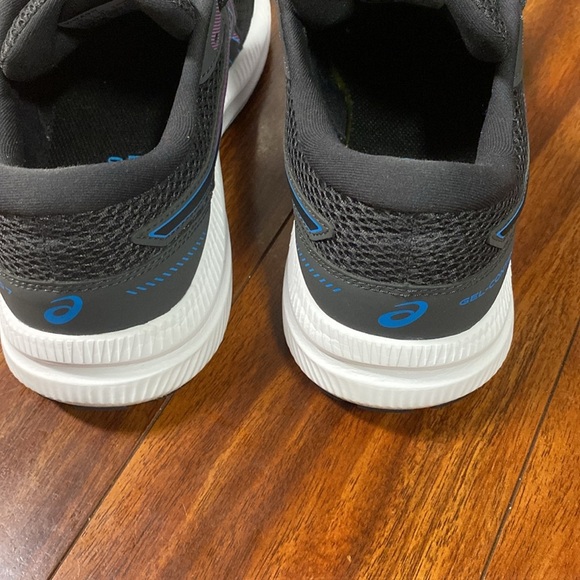 Woman’s ASICS everyday comfort amplifoam at athletic shoe Siz 8.5 - Picture 3 of 7